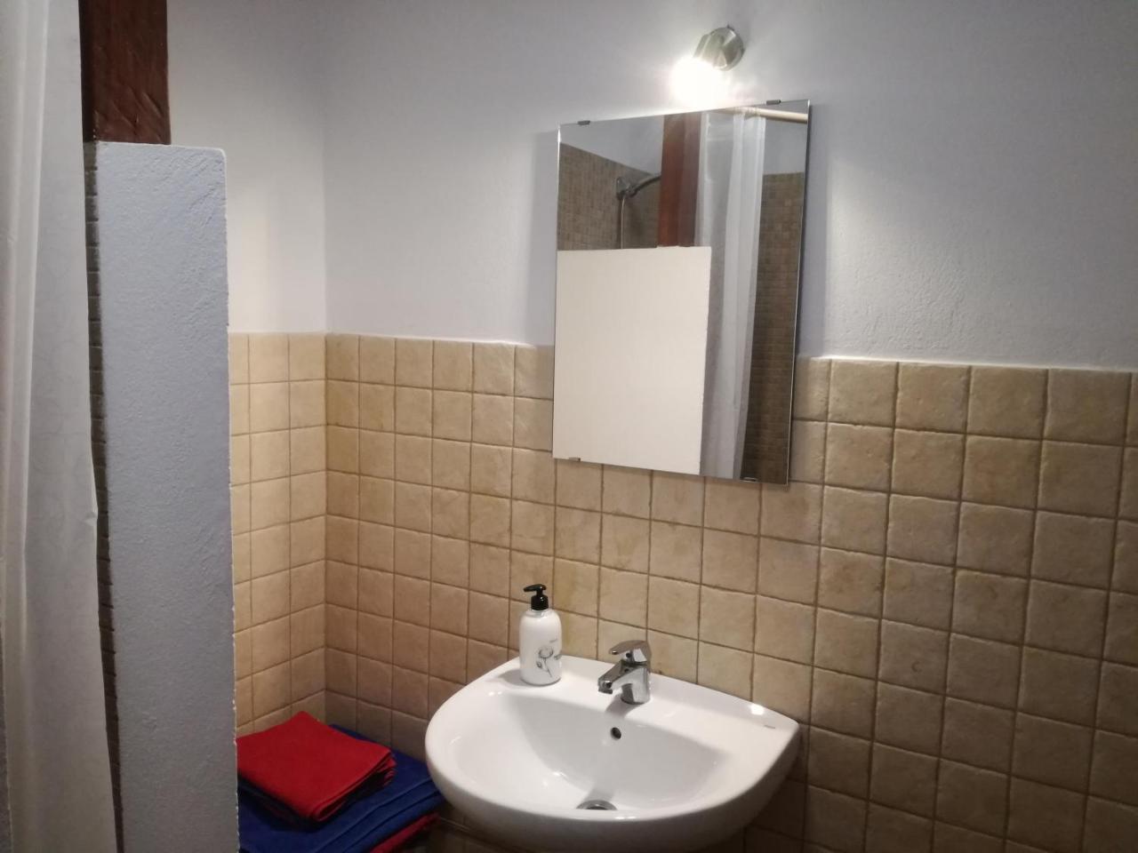 Surfhouse Hostel Famara Caleta De Famara Екстериор снимка