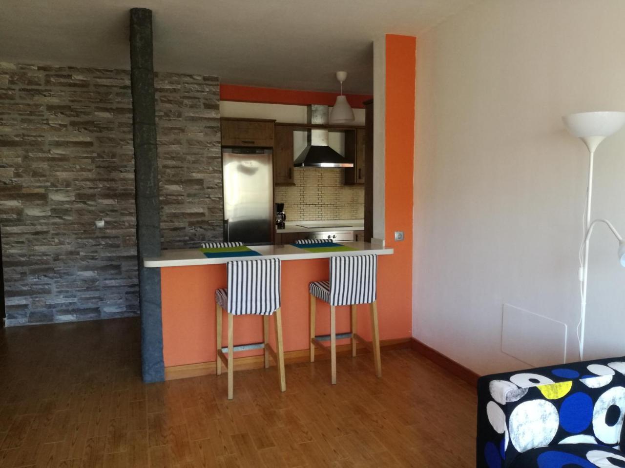 Surfhouse Hostel Famara Caleta De Famara Екстериор снимка