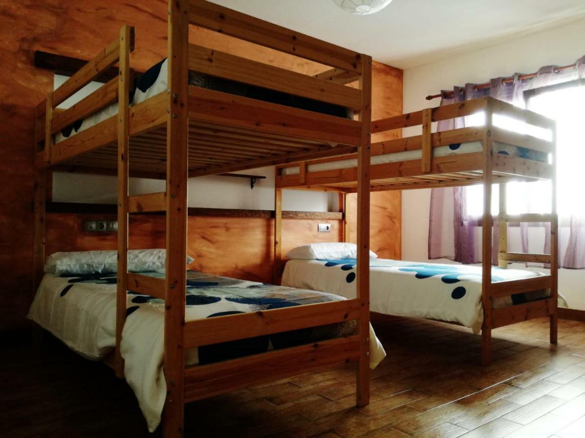 Surfhouse Hostel Famara Caleta De Famara Екстериор снимка