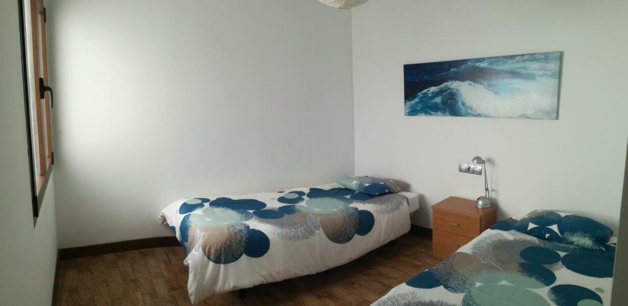 Surfhouse Hostel Famara Caleta De Famara Екстериор снимка